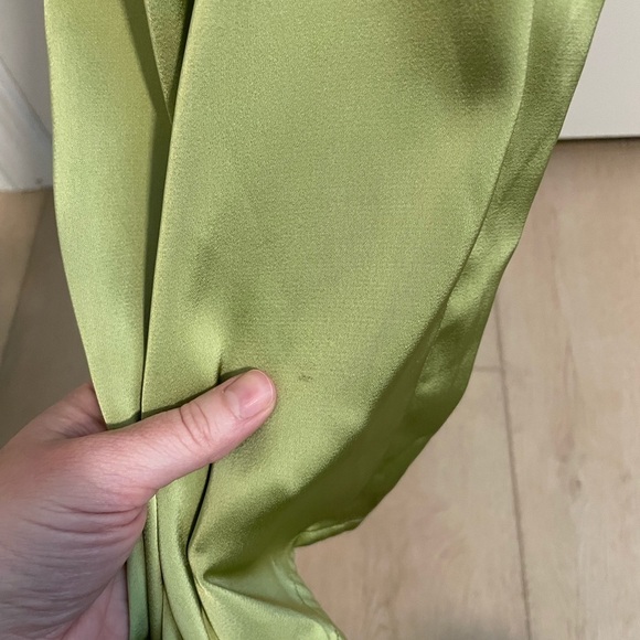 NWT Pretty Lavish Frances Cut Out Jumpsuit Satin Green Apple Size 2 - Picture 15 of 16